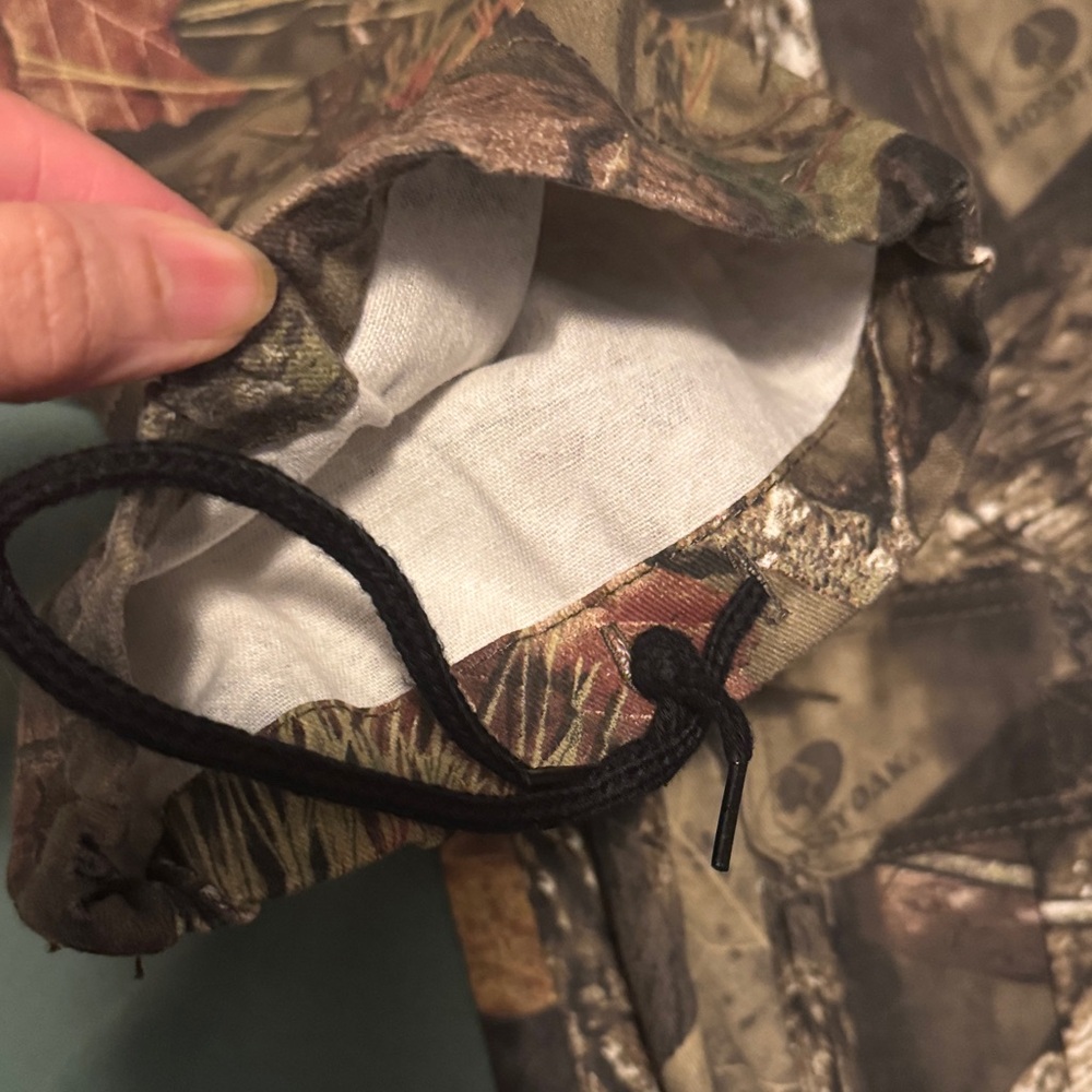 Mossy Oak Camouflage Cargo Pants with Pink Logo - Picture 3 of 3